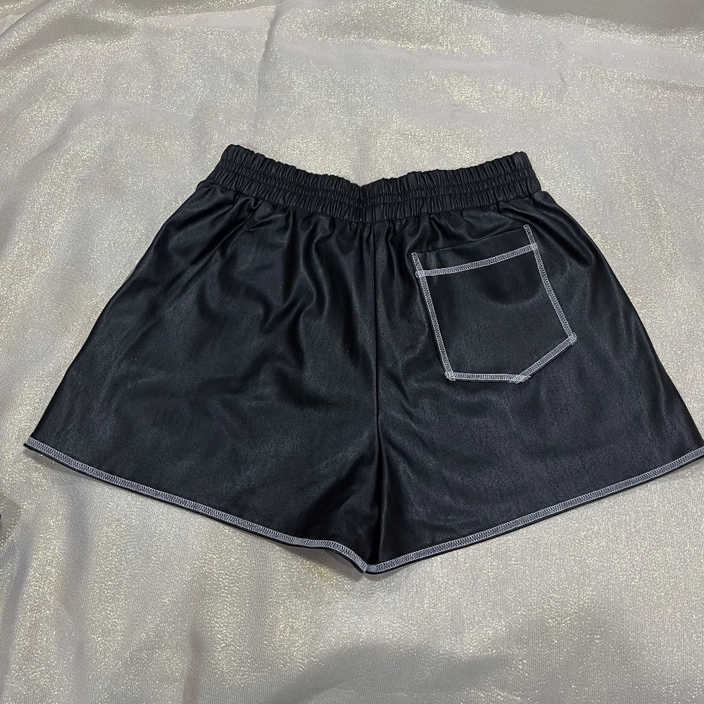 Ladies Shorts - Picture 2 of 4